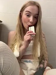 Baby_Tiny webcam model stream image