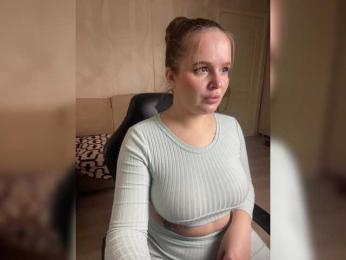 Lizzi-Peach webcam model stream image