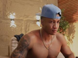 Logan Varela webcam model stream image