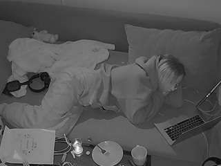 voyeurcam-julmodels-living-7 webcam model stream image