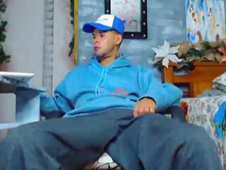 Derryck webcam model stream image