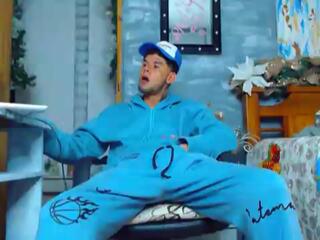 Derryck webcam model stream image