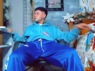 Derryck webcam model stream image