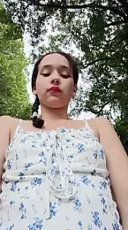 sweet_outdoor_charm webcam model stream image