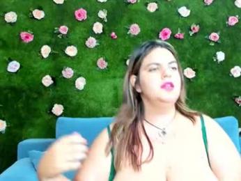 megatitts_ webcam model stream image