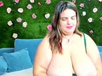 megatitts_ webcam model stream image