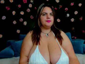 megatitts_ webcam model stream image