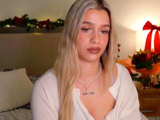 Maci Reynolds webcam model stream image