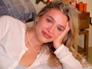 Maci Reynolds webcam model stream image