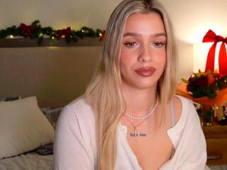 Maci Reynolds webcam model stream image