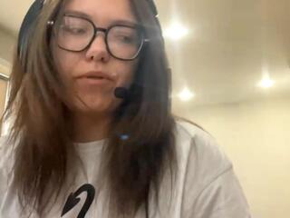 Kendra Wogan webcam model stream image