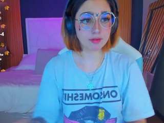 emily-white9 webcam model stream image