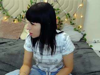 marienna-blue webcam model stream image