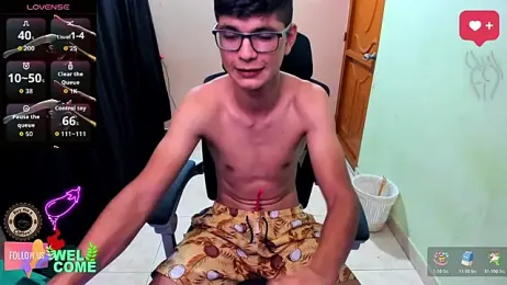 GoldenProject webcam stripchat model stream image