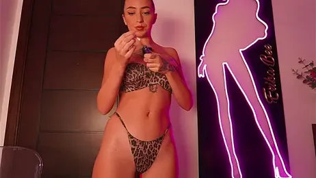 LunaMystyque webcam model stream image