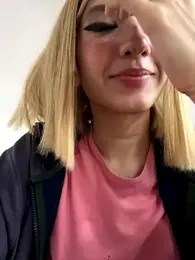 SweetBunnyGF webcam model stream image