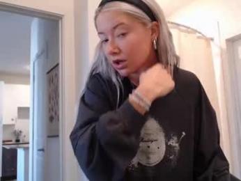 lilyyymonroee webcam model stream image