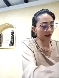 BELLA--26 webcam model stream image