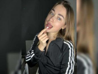 Mrs_Peach webcam model stream image