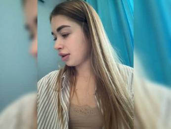 Mrs_Peach webcam model stream image