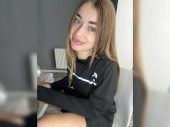 Mrs_Peach webcam model stream image