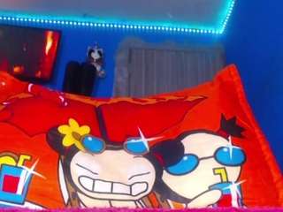 scarleth-9-inches webcam model stream image