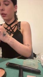 Louvatrix webcam model stream image