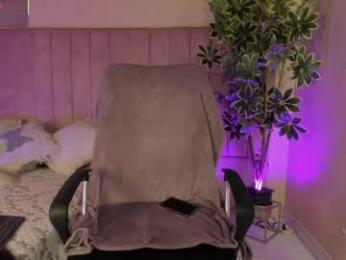 mia_mtnz02 webcam model stream image