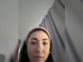 IvyNoirr webcam bongacams model stream image