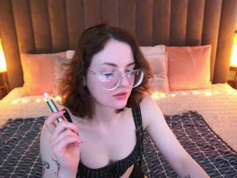 KiraFoxik webcam model stream image