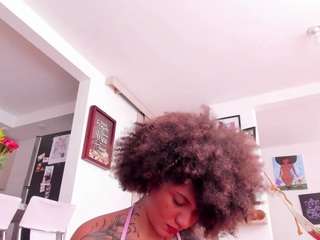 karlyee webcam model stream image