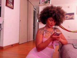 karlyee webcam camsoda model stream image