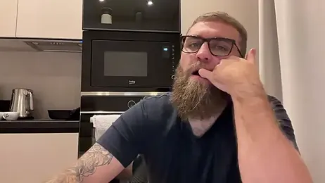 Bear_bear_ webcam model stream image