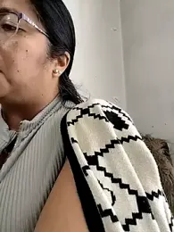 __valentina18 webcam stripchat model stream image