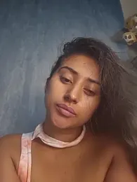 Valentinne_z webcam model stream image