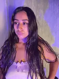 Valentinne_z webcam model stream image