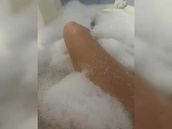 Chikipikin webcam model stream image