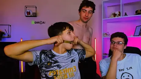 travis_wolf_ webcam model stream image