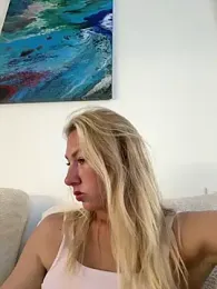 LuisaBecker webcam model stream image