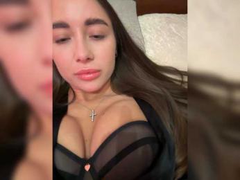 EasyVibe webcam bongacams model stream image