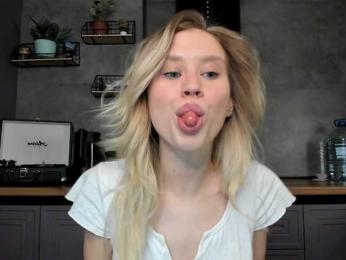 Sunlovv webcam model stream image