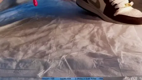 Kisakis webcam stripchat model stream image