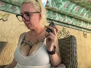 didi-diamond webcam model stream image