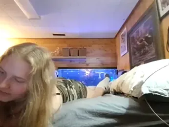 Ryan_and_Aurora webcam model stream image