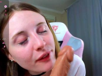 Adelina-Cowell webcam model stream image