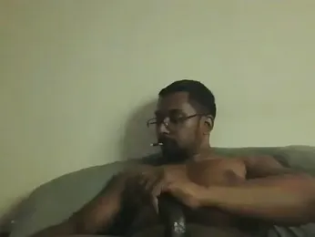 Straightchennaibull webcam model stream image