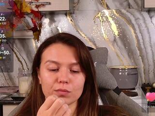 Amanda Vi webcam model stream image