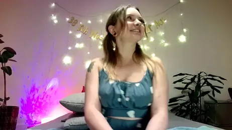 MichelleVibes18 webcam model stream image