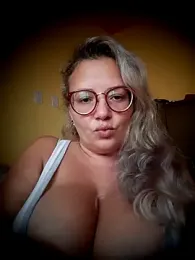 Livvyrj webcam model stream image