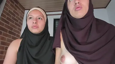 adila_anich webcam model stream image